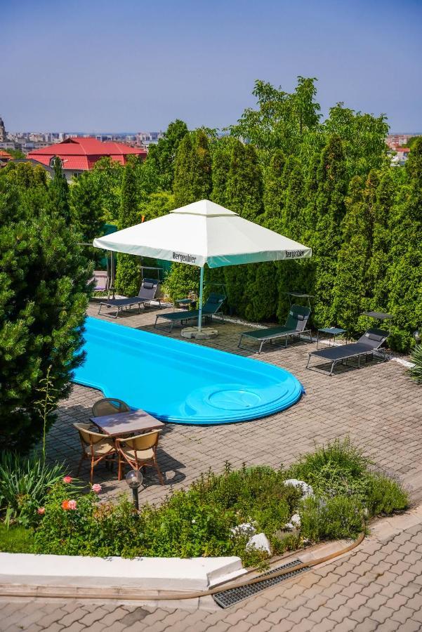 Aparthotel Panoramis Residence Oradea Exteriör bild