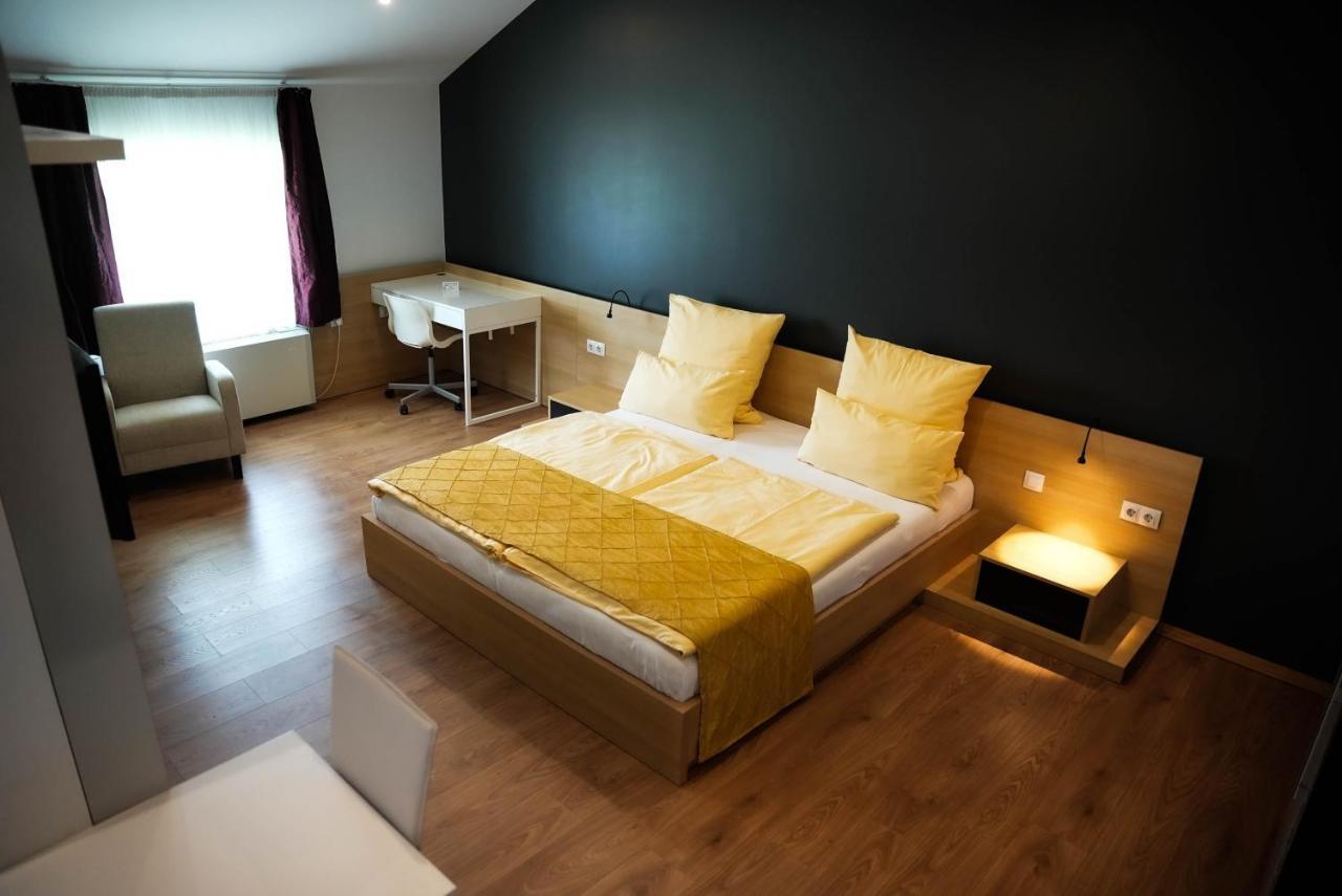 Aparthotel Panoramis Residence Oradea Exteriör bild