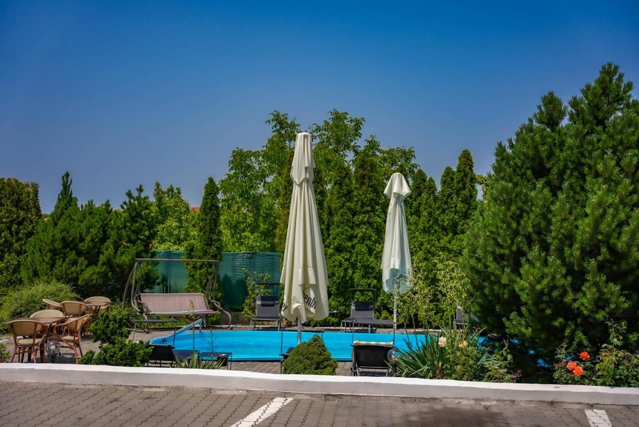 Aparthotel Panoramis Residence Oradea Exteriör bild