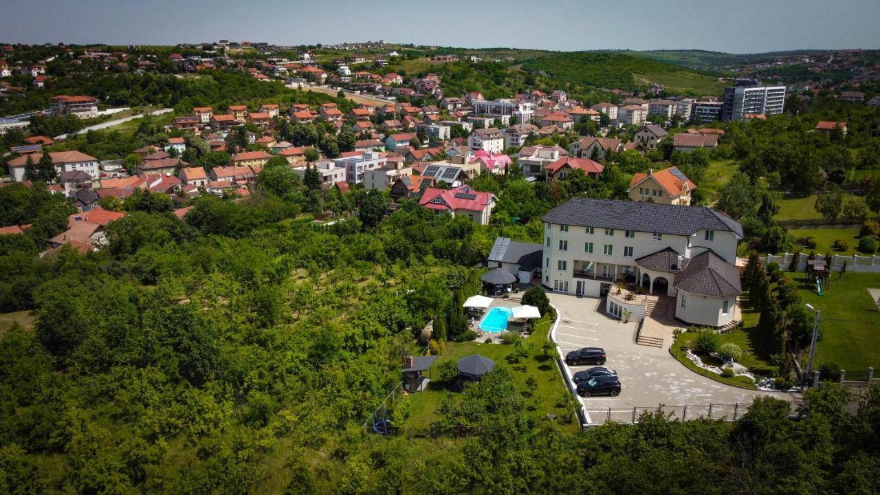 Aparthotel Panoramis Residence Oradea Exteriör bild