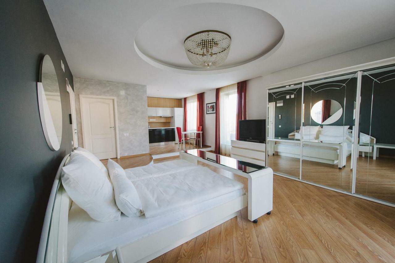 Aparthotel Panoramis Residence Oradea Exteriör bild